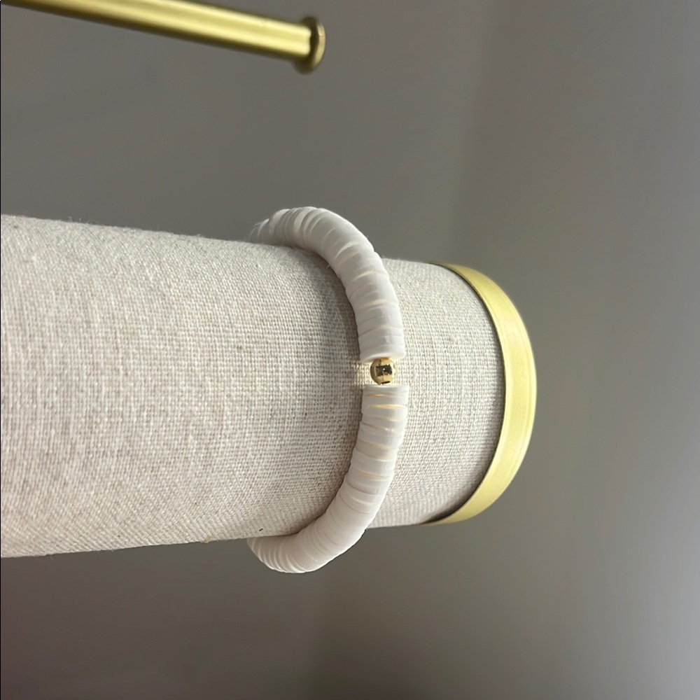 Chic White Beaded Bracelet